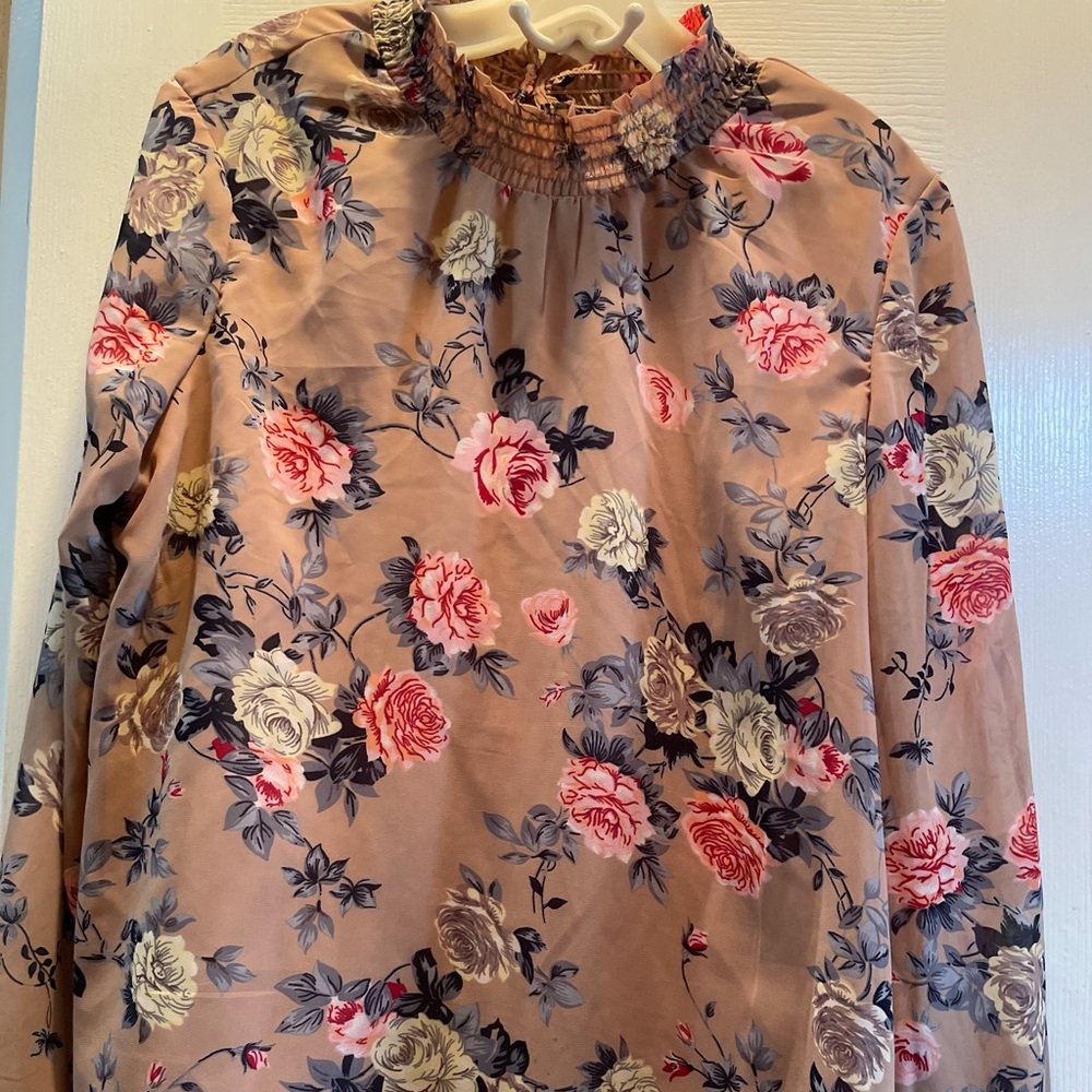 Women’s blouse size L floral